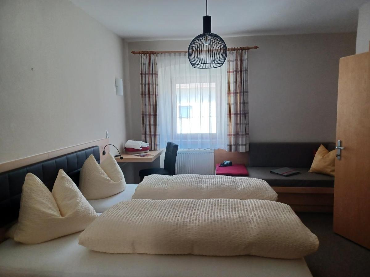 Hotel Garni Loewen Silz エクステリア 写真