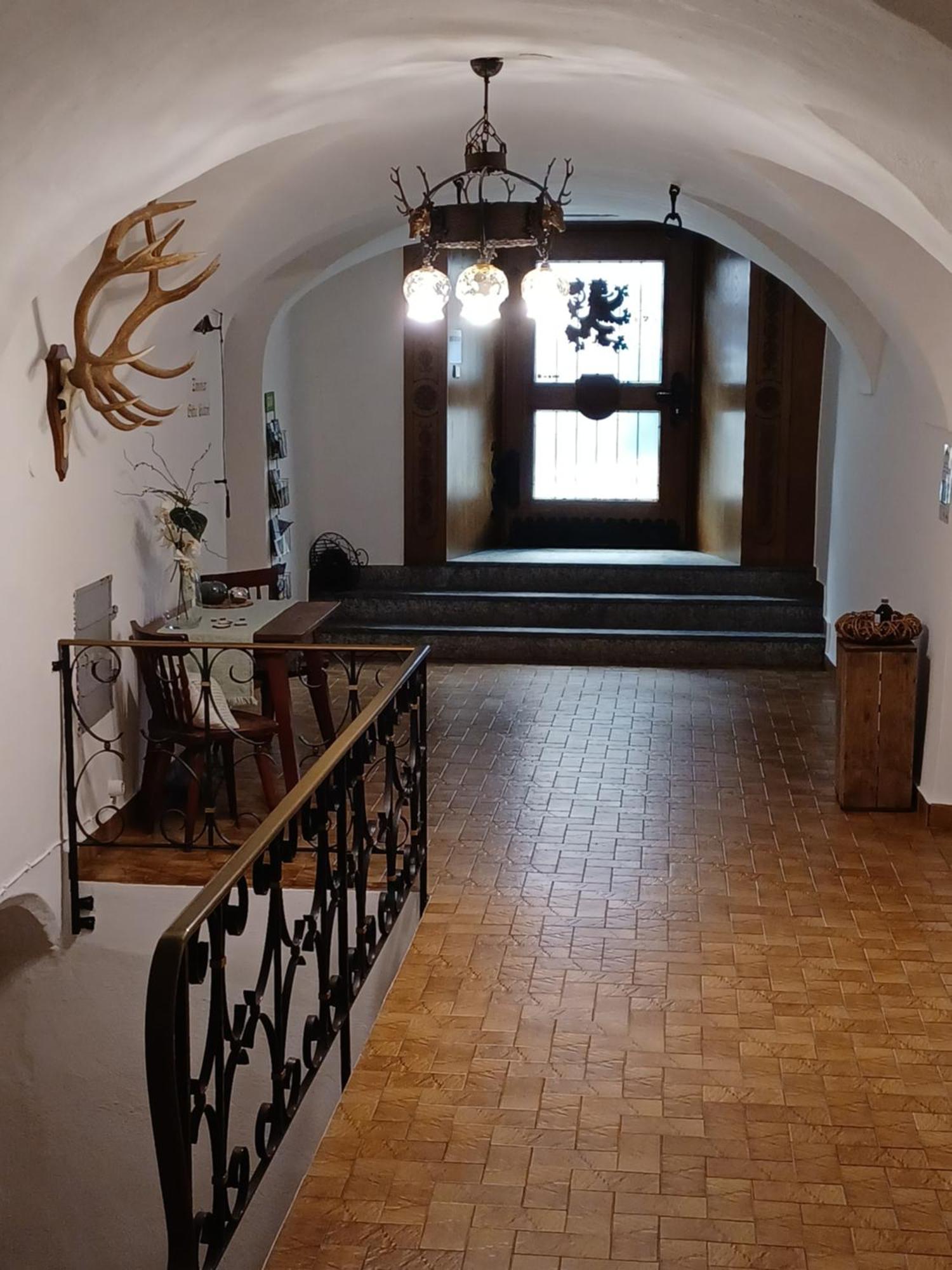 Hotel Garni Loewen Silz エクステリア 写真