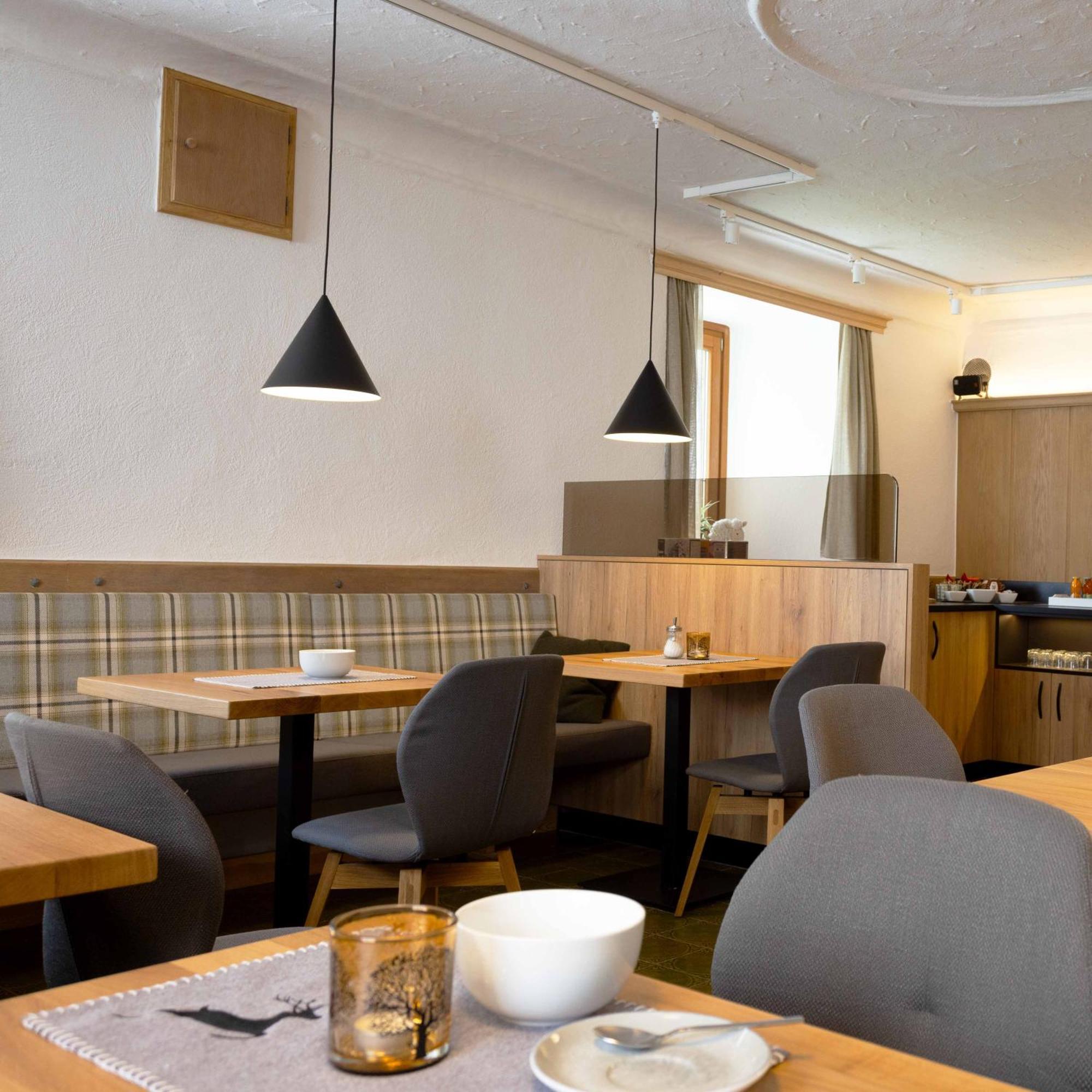Hotel Garni Loewen Silz エクステリア 写真