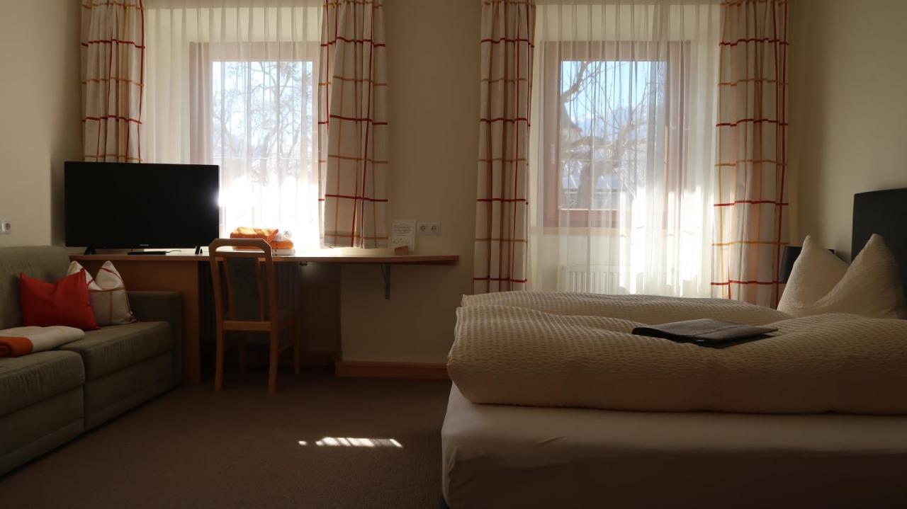 Hotel Garni Loewen Silz エクステリア 写真
